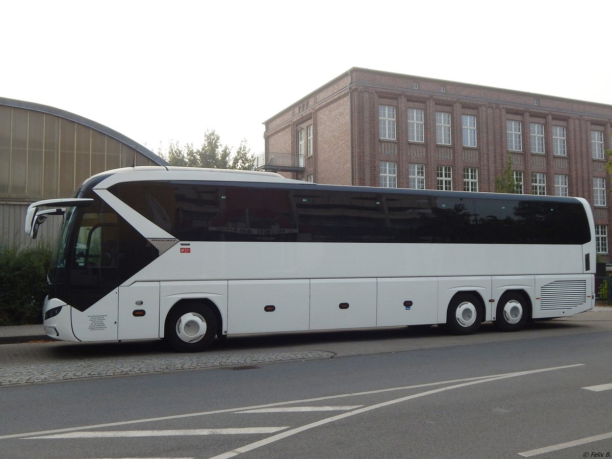 Neoplan Tourliner von Grund aus Deutschland in Neubrandenburg.