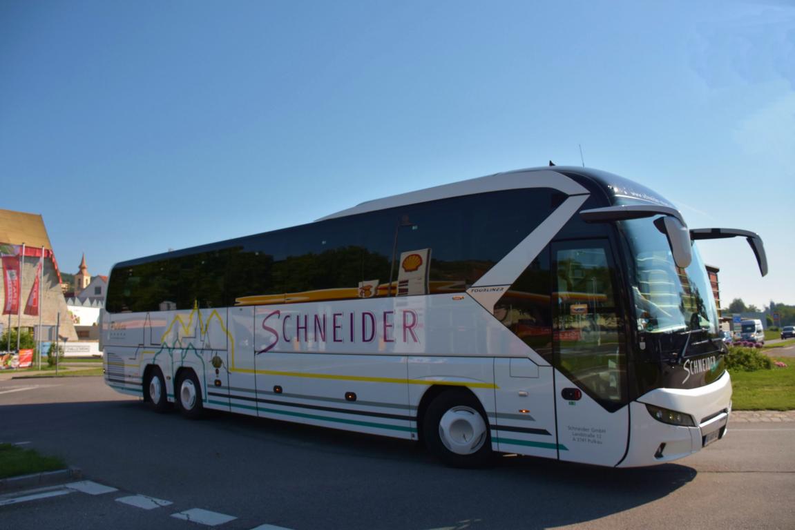 Neoplan Tourliner von Schneider Reisen aus �sterreich 2018 in Krems.