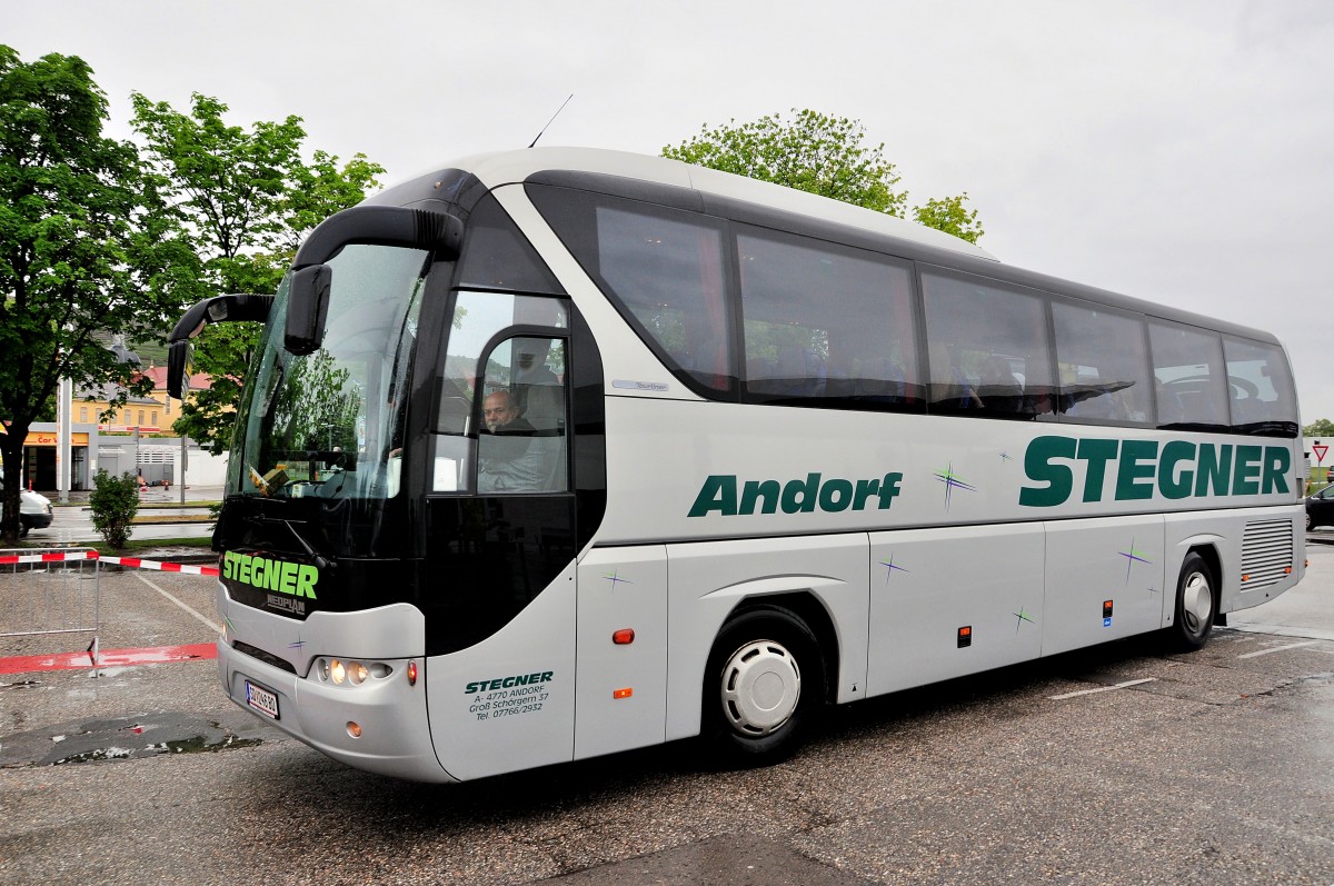 Neoplan Tourliner von Stegner Reisen aus �sterreich am 17.Mai 2014 in Krems gesehen.