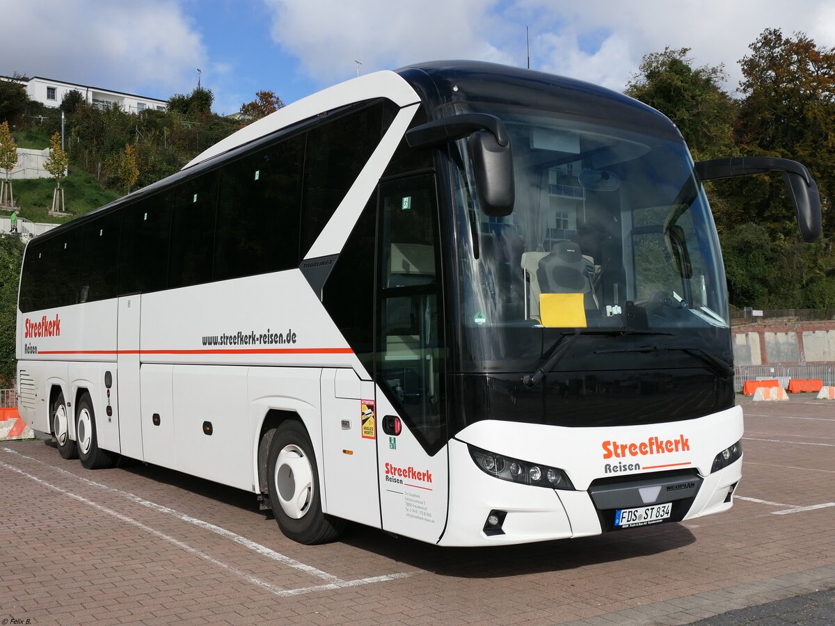 Neoplan Tourliner von Streefkerk Reisen aus Deutschland im Stadthafen Sassnitz.