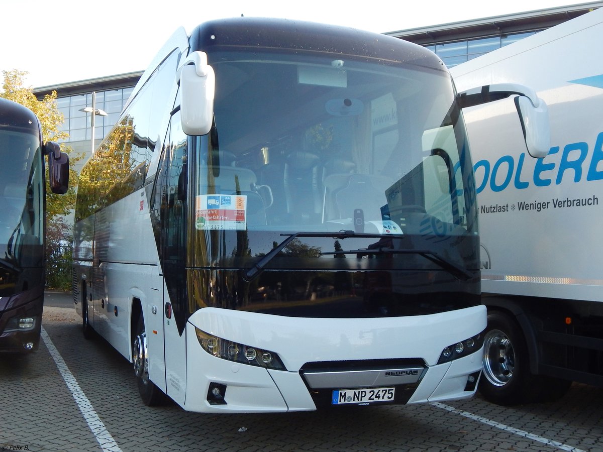 Neoplan Tourliner Vorf�hrwagen in Hannover auf der IAA.