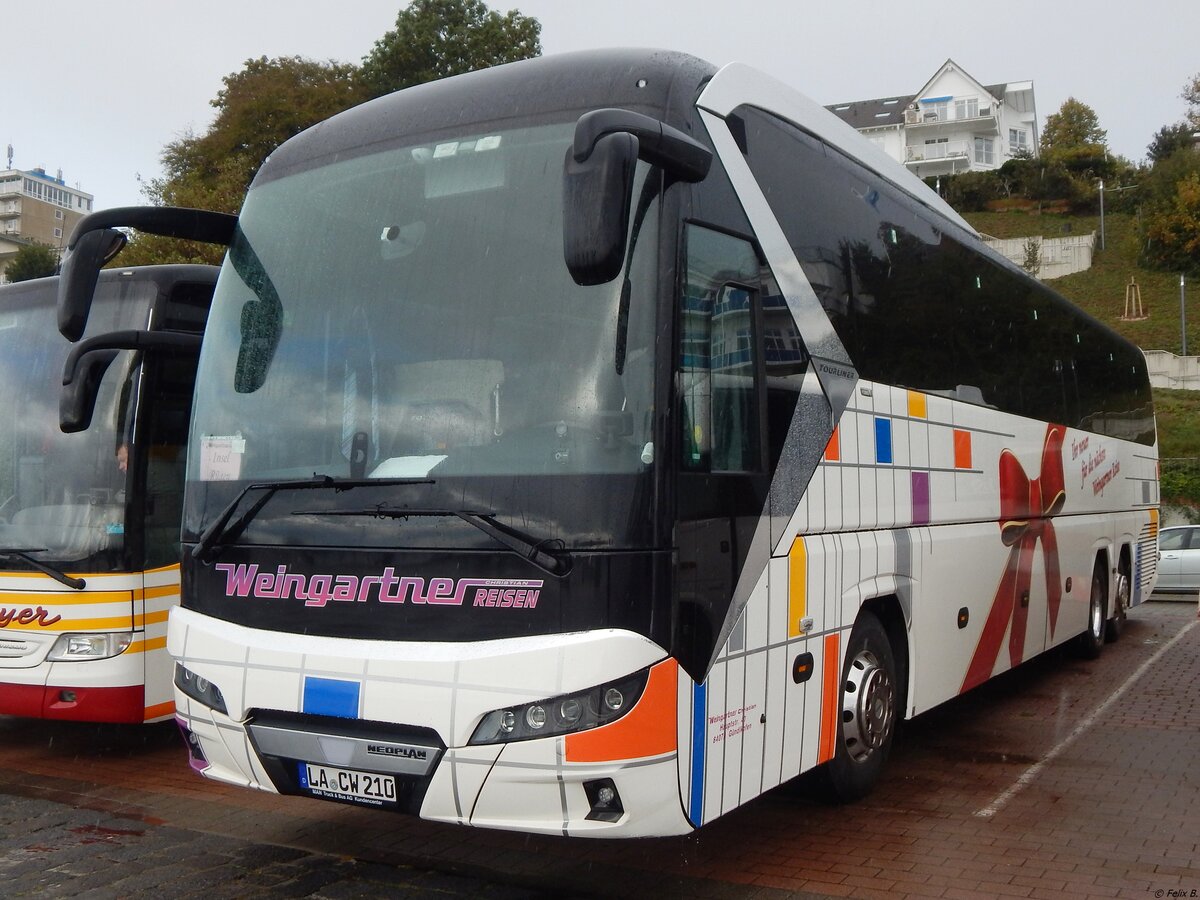 Neoplan Tourliner von Weingartner aus Deutschland im Stadthafen Sassnitz.