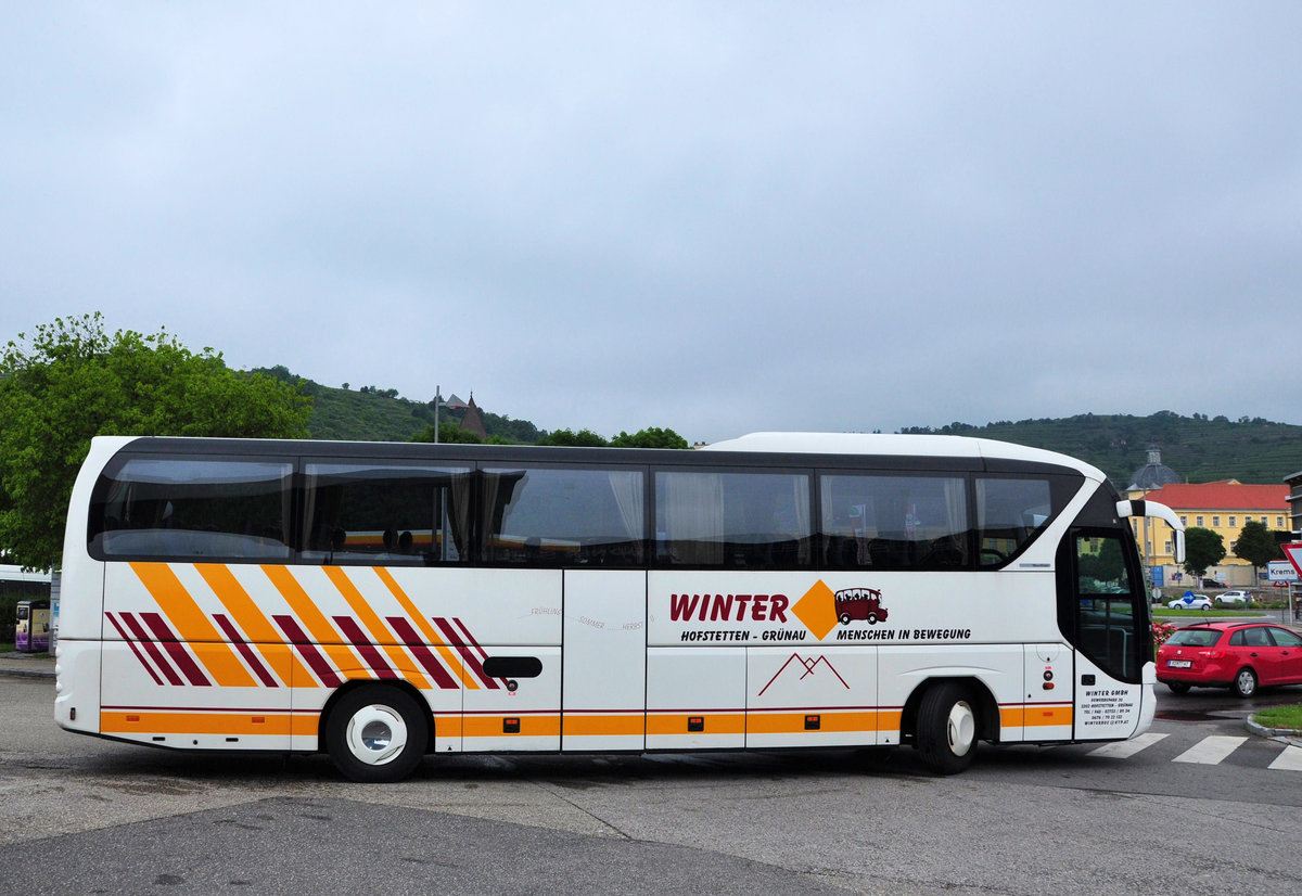 Neoplan Tourliner von Winter Reisen aus �sterreich in Krems gesehen.