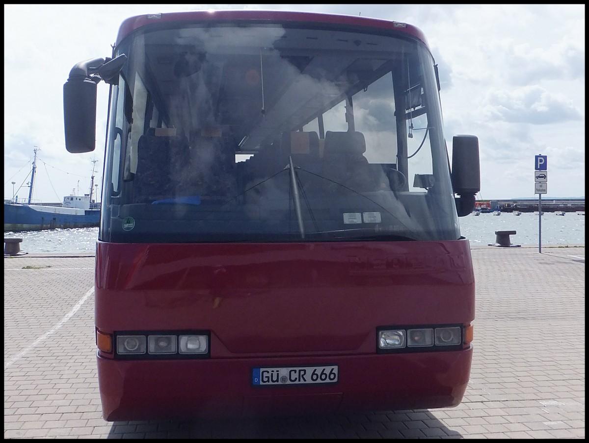 Neoplan Transliner von G�strow-Club-Reisen aus Deutschland im Stadthafen Sassnitz.