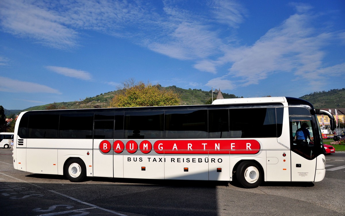 Neoplan Trendliner von BAUMGARTNER Reisen aus Nieder�sterreich am 20.9.2014 in Krems.