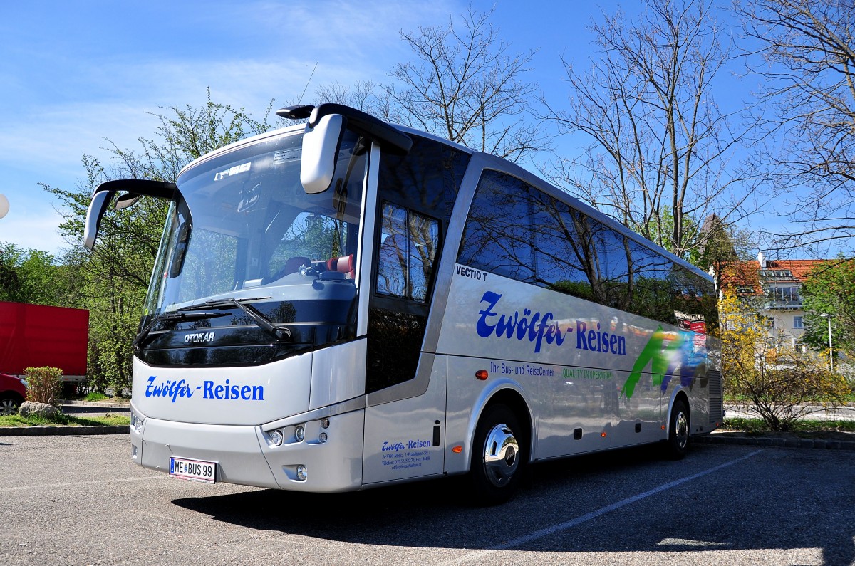 Otokar Vectio T von Zw�lfer Reisen aus �sterreich am 15.4.2015 in Krems.