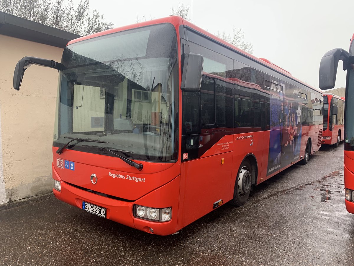 S-RS 2304 (Baujahr 2013) von Regiobus Stuttgart steht am 29.3.2020 auf deren Abstellplatz in Schw�bisch Gm�nd.
