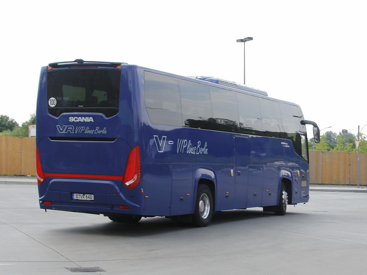 Scania Higher Touring des Vestischen Reisedienst GmbH & Co. KG am 17. Juni 2018 in Berlin am Bahnhof S�dkreuz 