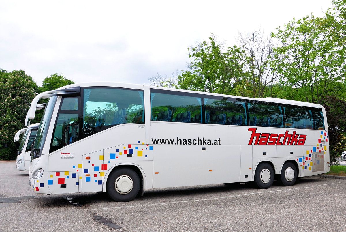 Scania Irizar von Autobus Haschka aus Nieder�sterreich in Krems gesehen.