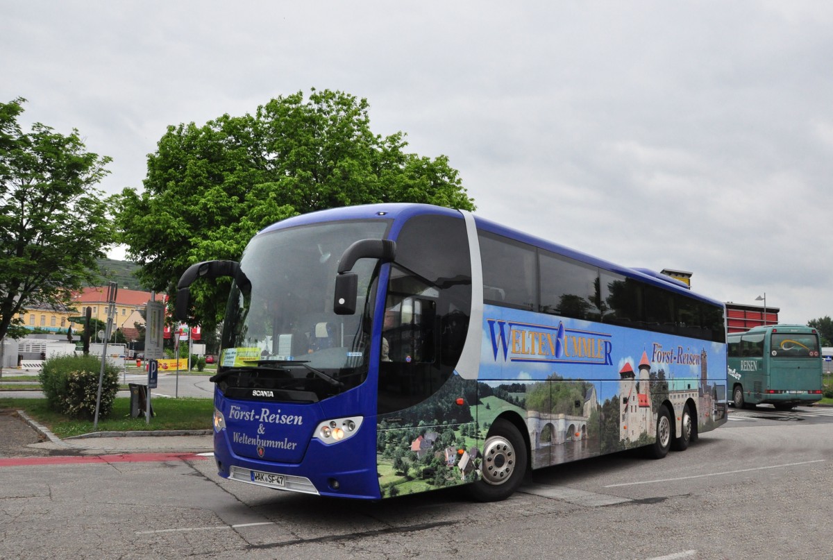 Scania Omnia Express von F�rst Reisen aus der BRD am 21.5.2015 in Krems.