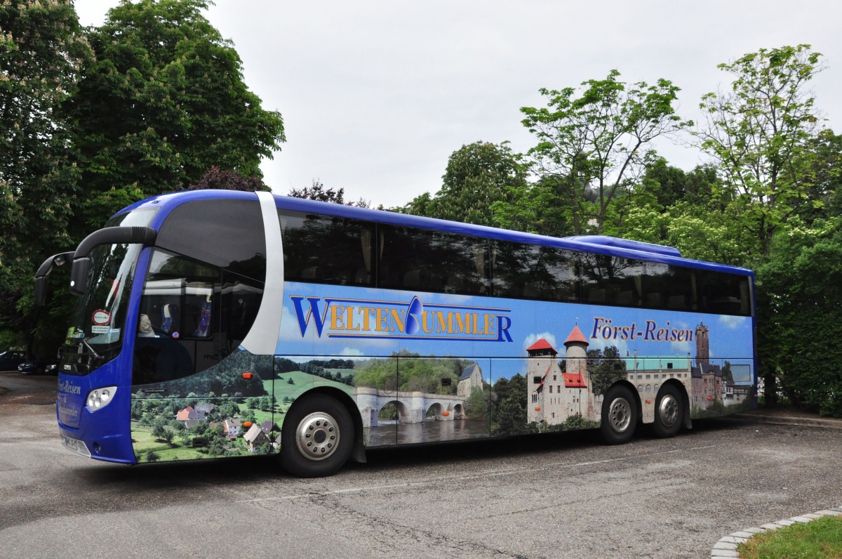 Scania Omnia Express von F�rst Reisen aus der BRD am 21.5.2015 in Krems.