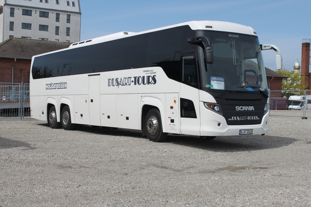 Scania Touring stand am 30.04.2016 in Warnem�nde