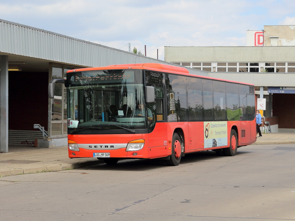 Schienenersatzverkehr auf der Strecke zwischen Berlin Flughafen Sch�nefeld und K�nigs Wusterhausen am 14. Juni 2020 durch deinen Setra S 415 NF der Firma �berlandverkehr Thomas Pr�kelt.