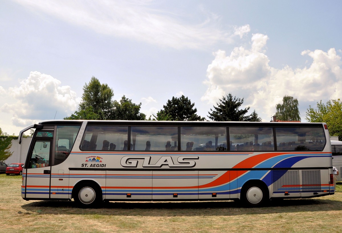SETRA 300er-Serie von GLAS Busreisen / �sterreich am 13.7.2013 in Krems an der Donau.