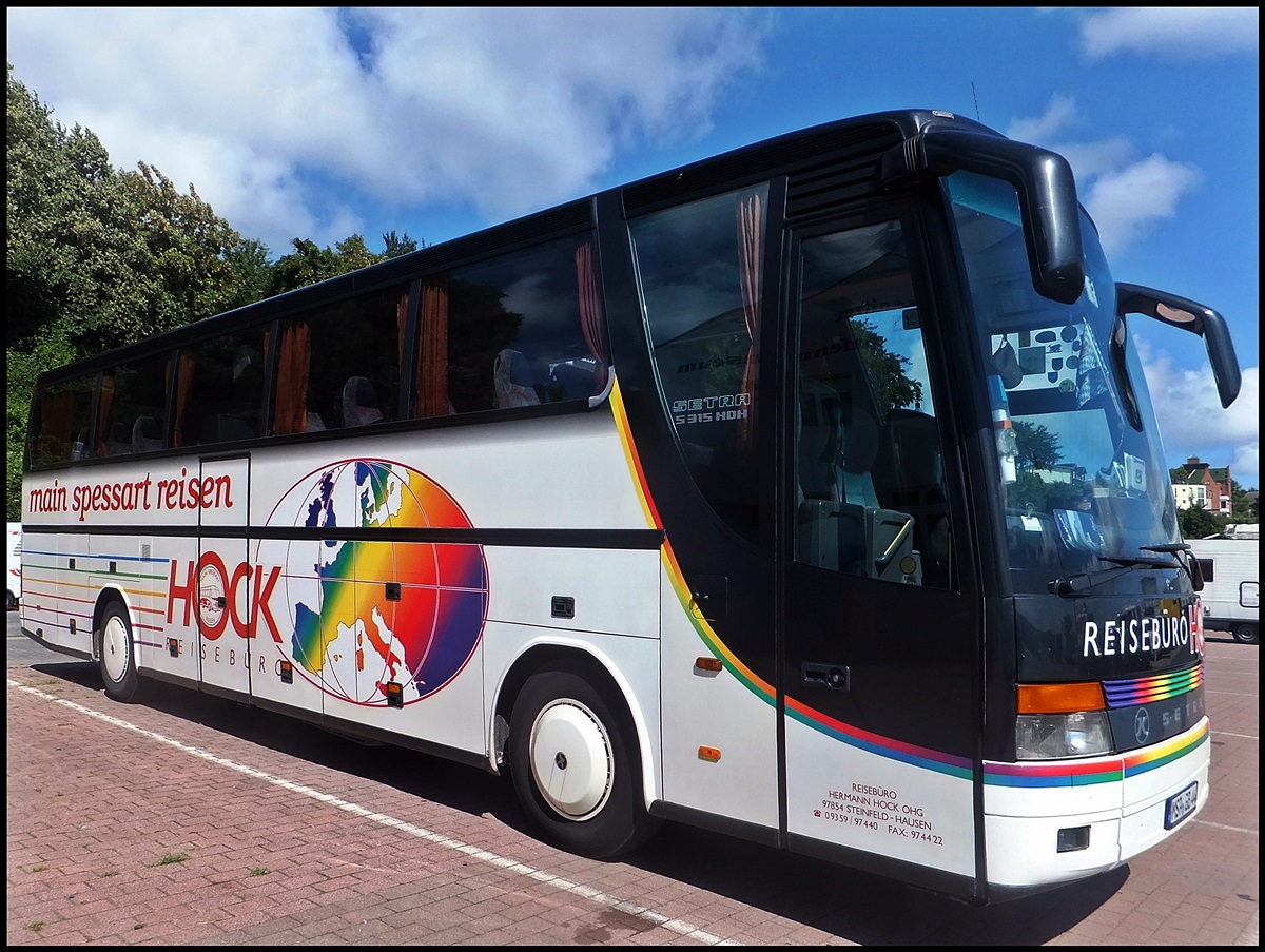 Setra 315 HDH vom Reiseb�ro Hock aus Deutschland im Stadthafen Sassnitz.