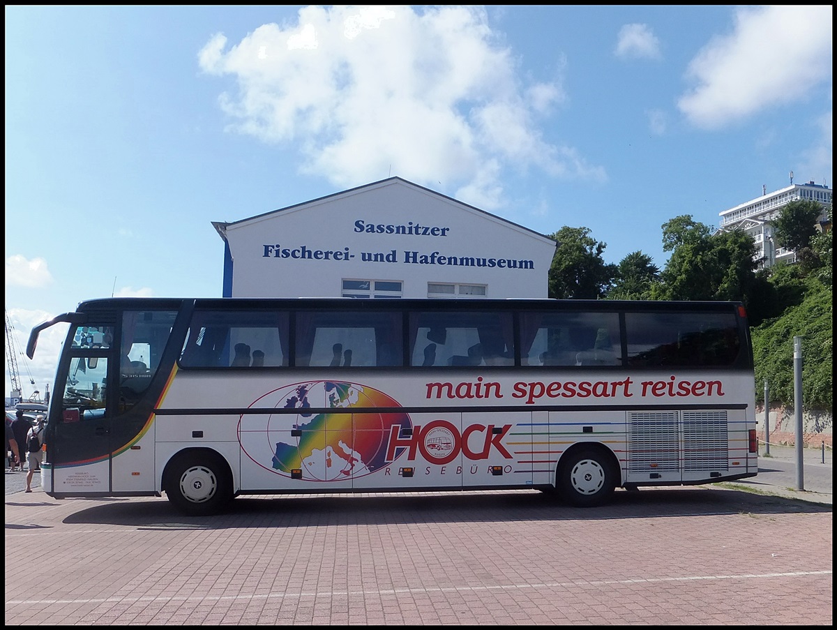 Setra 315 HDH vom Reiseb�ro Hock aus Deutschland im Stadthafen Sassnitz.