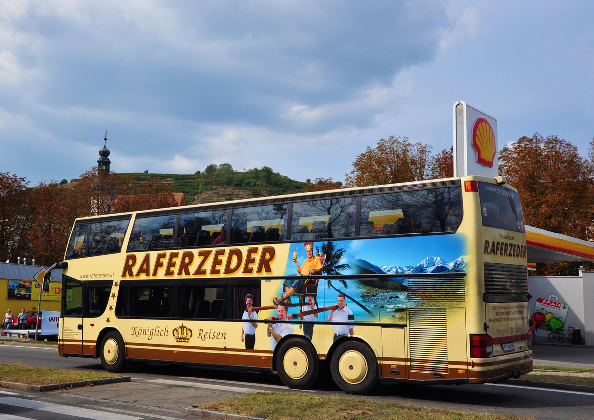 Setra 328 DT von Raferzeder Reisen aus �sterreich in Krems.