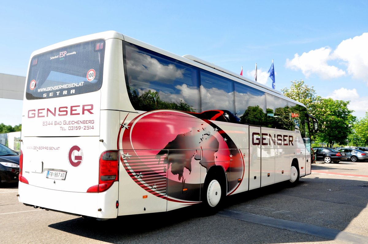 Setra 400er-Serie von Genser Reisen aus �sterreich in Krems gesehen.