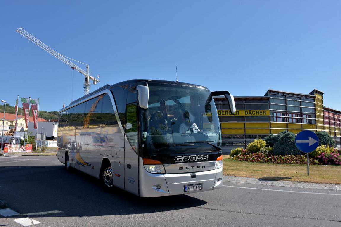 Setra 400er-Serie von GRASS Reisen aus �sterreich 06/2017 in Krems.