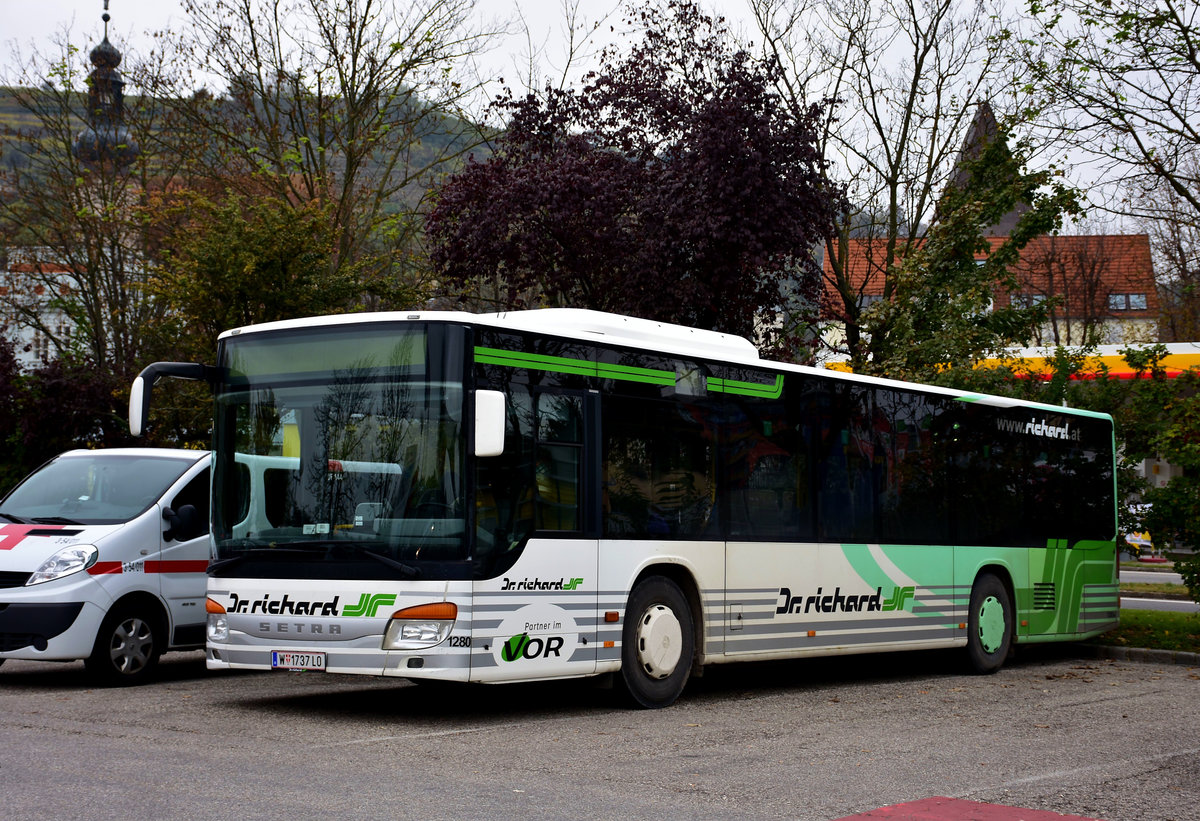 Setra 400er-Serie (NF)von Dr. Richard Reisen aus Wien in Krems.