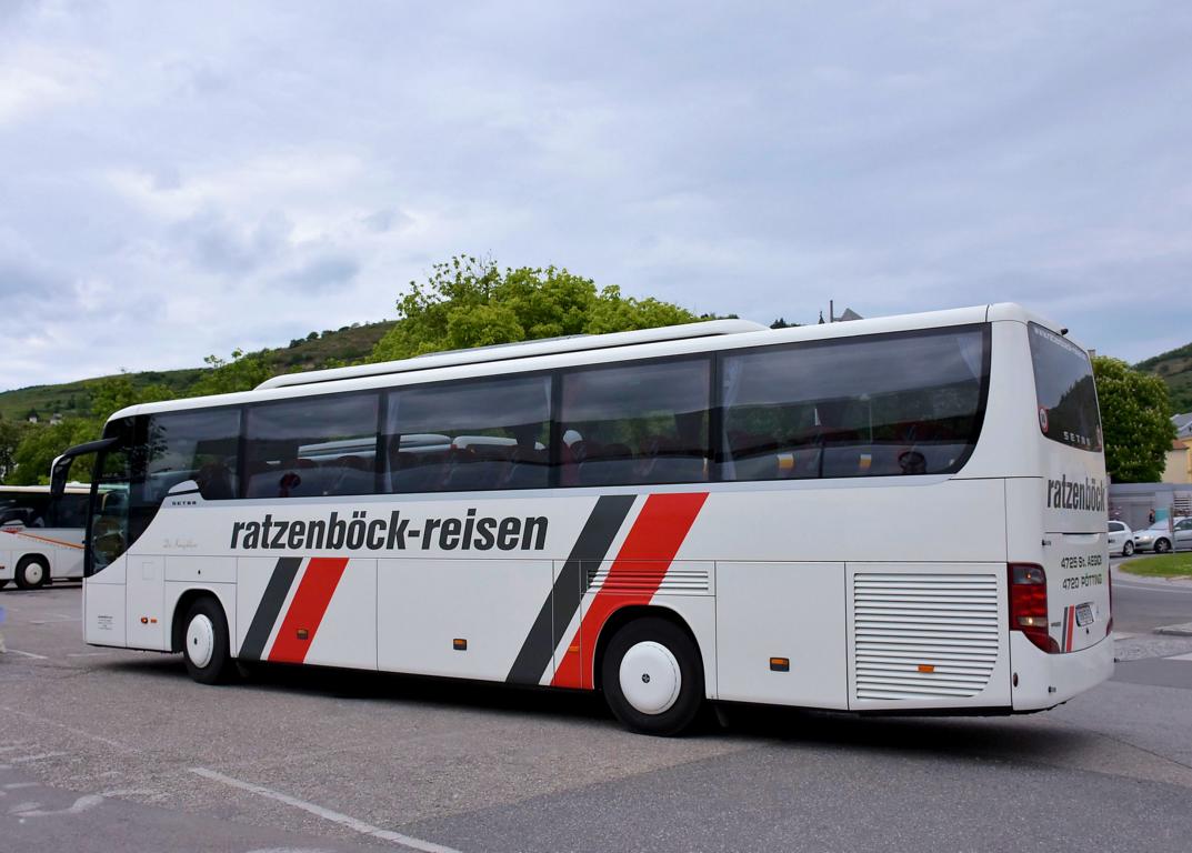 Setra 400er Serie von Ratzenb�ck Reisen aus �sterreich in Krems.