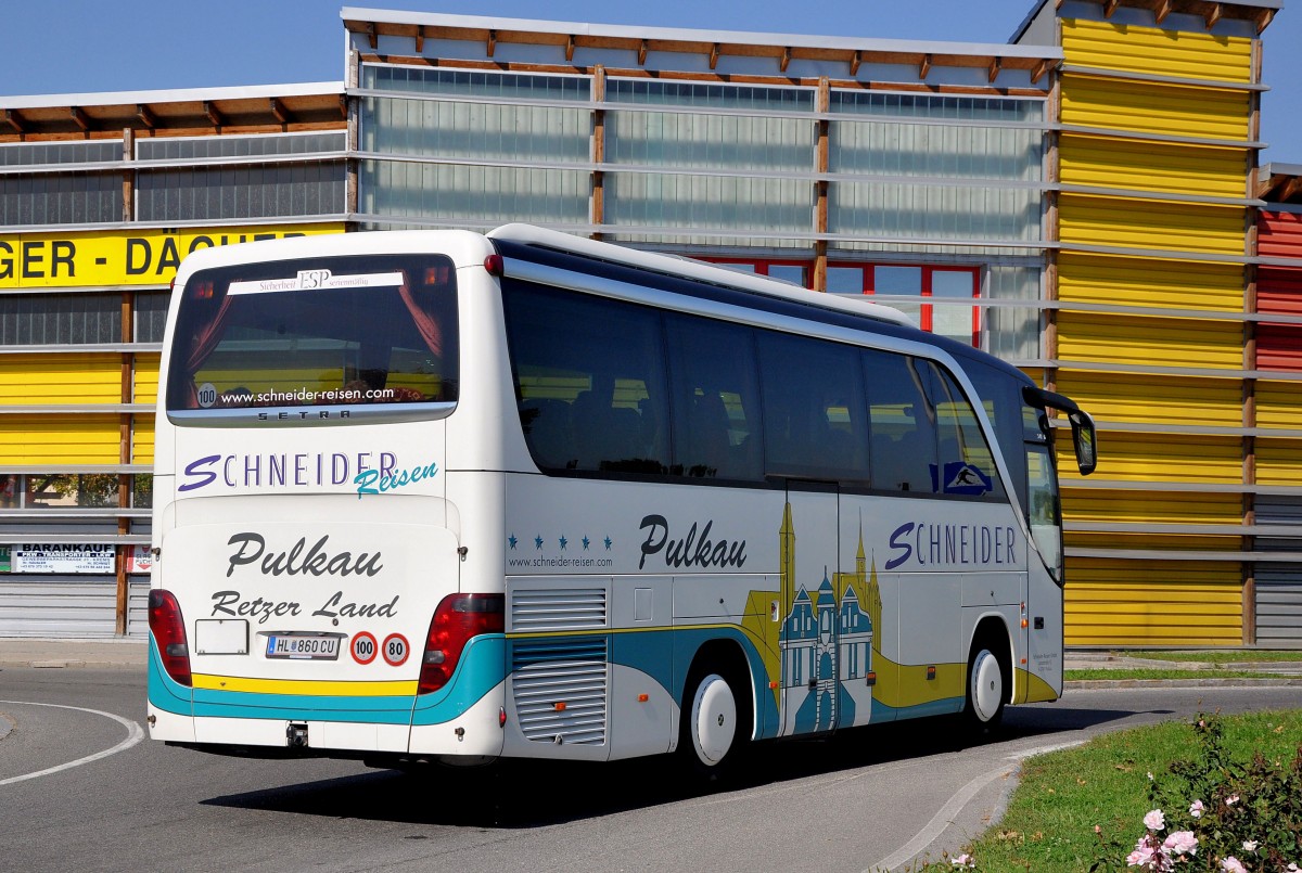 SETRA 411 D von SCHNEIDER Reisen aus Pulkau/Nieder�sterreich im September 2013 in Krems unterwegs.