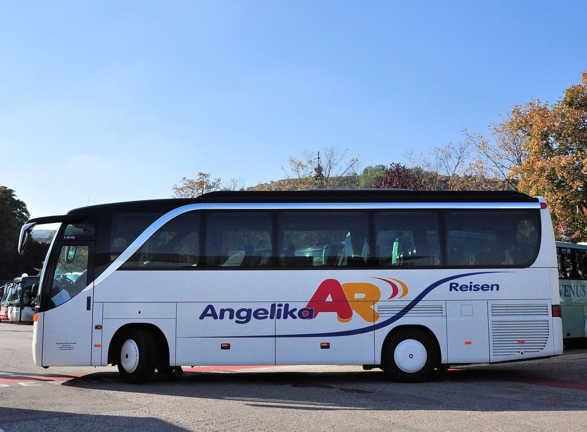 Setra 411 HD von Angelika Reisen / �sterreich im Herbst 2013 in Krems.