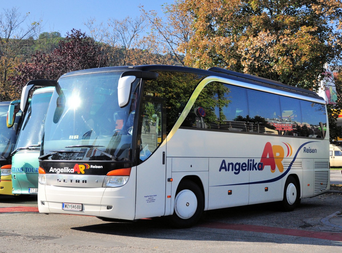 Setra 411 HD von Angelika Reisen / �sterreich im Herbst 2013 in Krems.