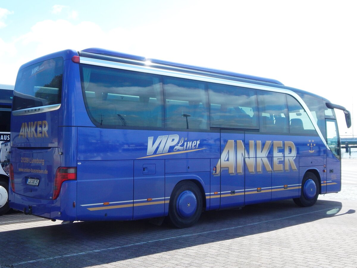 Setra 411 HD von Anker aus Deutschland im Stadthafen Sassnitz. 