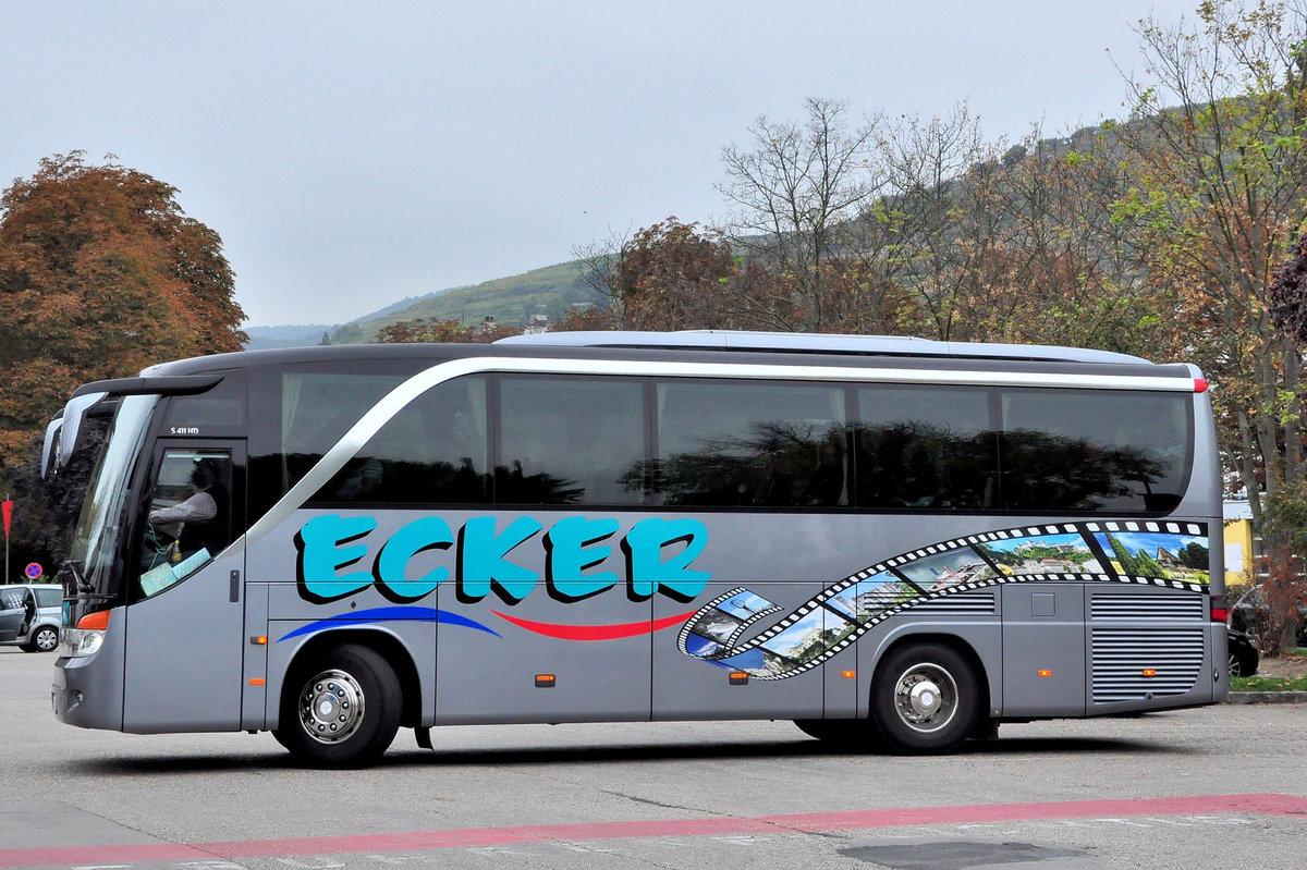 Setra 411 HD von Ecker Reisen aus �sterreich in Krems gesehen.