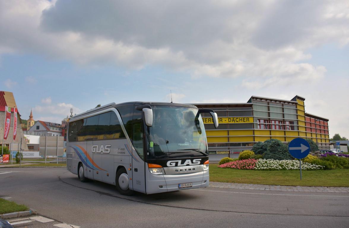 Setra 411 HD von GLAS Reisen aus �sterreich im Mai 2018 in Krems.