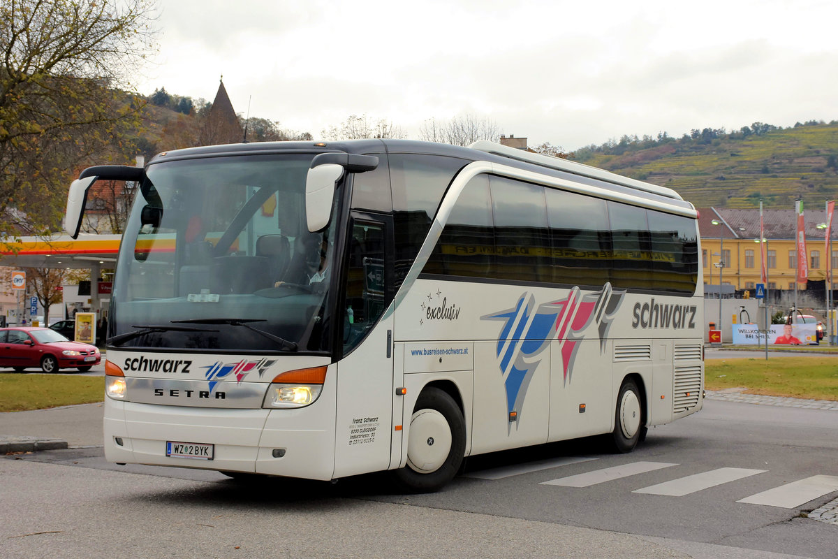 Setra 411 HD von Schwarz Reisen aus �sterreich in Krems.