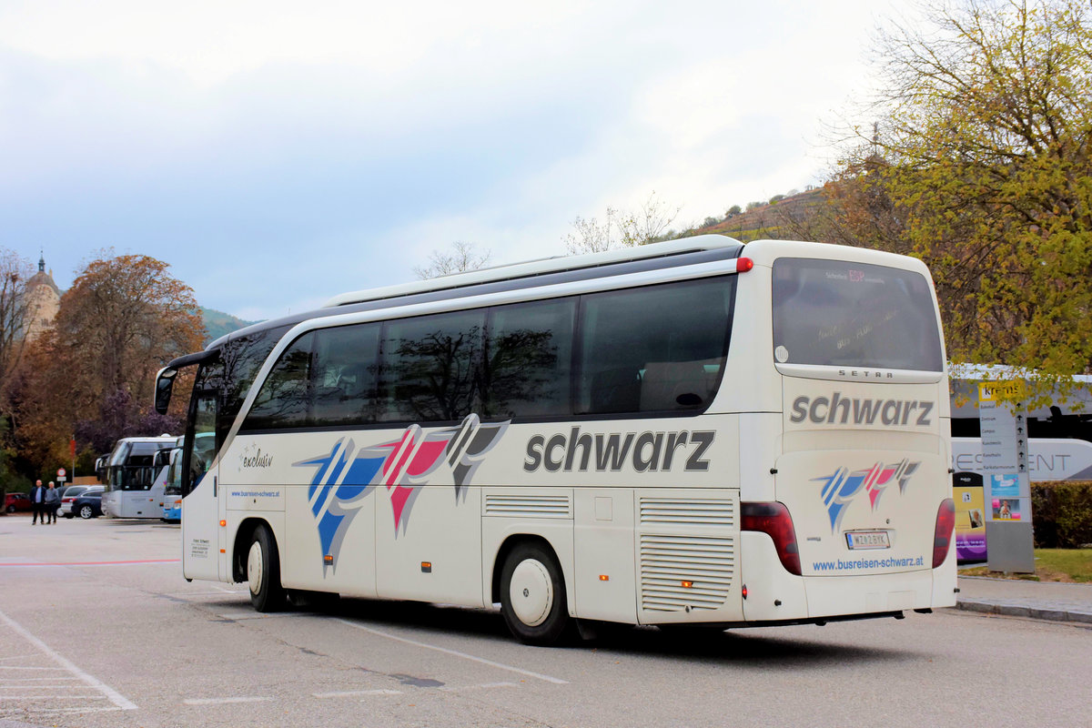 Setra 411 HD von Schwarz Reisen aus �sterreich in Krems.