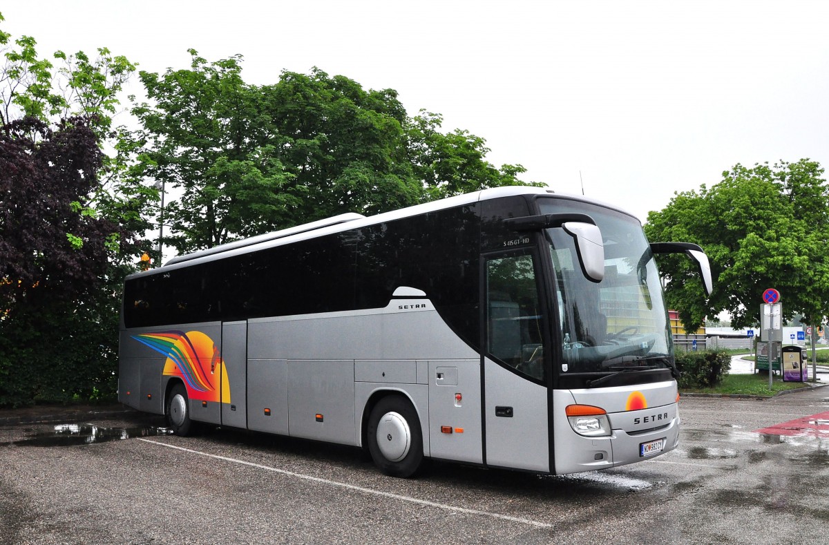 Setra 415 GT-HD aus �sterreich am 23.5.2015 in Krems.