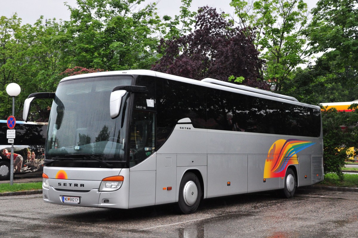 Setra 415 GT-HD aus �sterreich am 23.5.2015 in Krems.