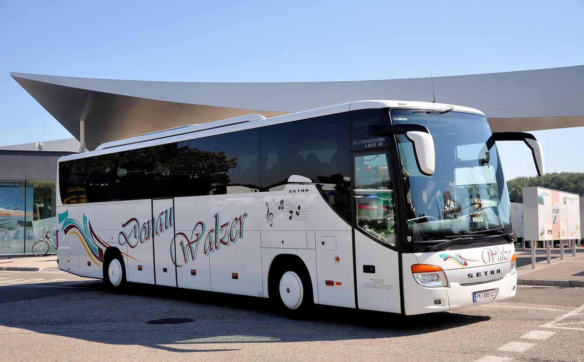 SETRA 415 GT-HD vom Busunternehmer Karl WALZER aus Nieder�sterreich im September 2013 in Krems.