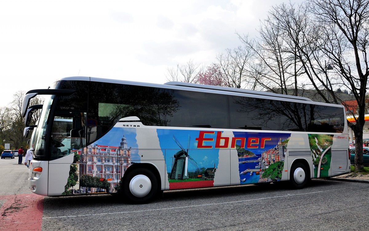 Setra 415 GT-HD von Ebner Reisen aus �sterreich am 11.4.2015 in Krems.