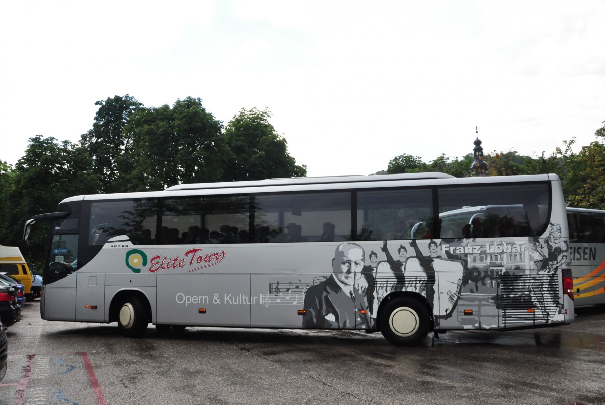 Setra 415 GT-HD von Elite tours aus �sterreich im Juni 2015 in Krems.