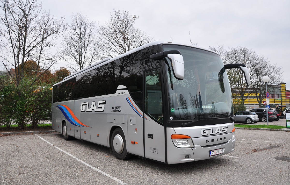 Setra 415 GT-HD von Glas Reisen aus �sterreich am 26.10.2014 in Krems.