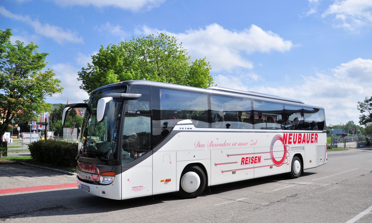 Setra 415 GT-HD von Neubauer Reisen aus �sterreich am 24.Mai 2014 in Krems gesehen.