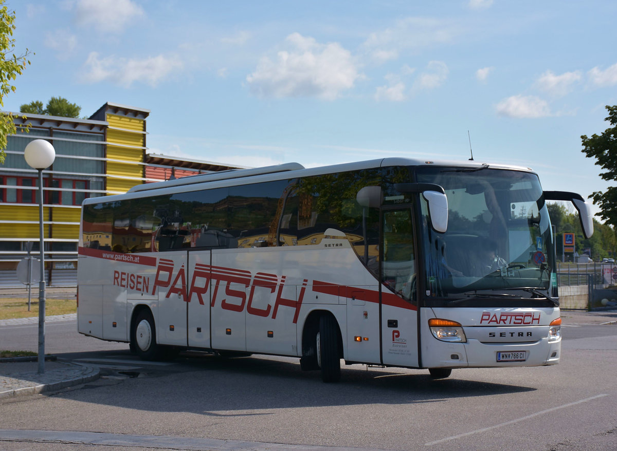 Setra 415 GT-HD von Partsch Reisen aus �sterreich 2017 in Krems.