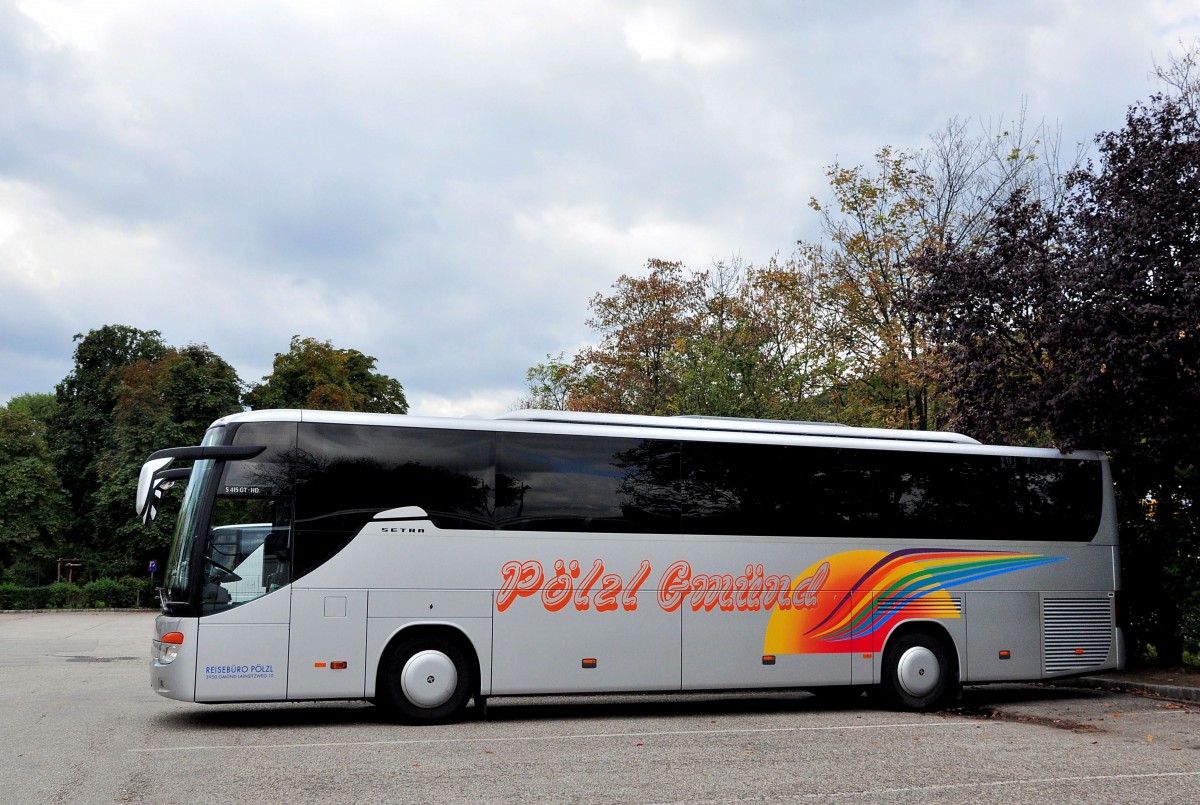 SETRA 415 GT- HD von P�LZL Reisen/�sterreich im Herbst 2013 in Krems.