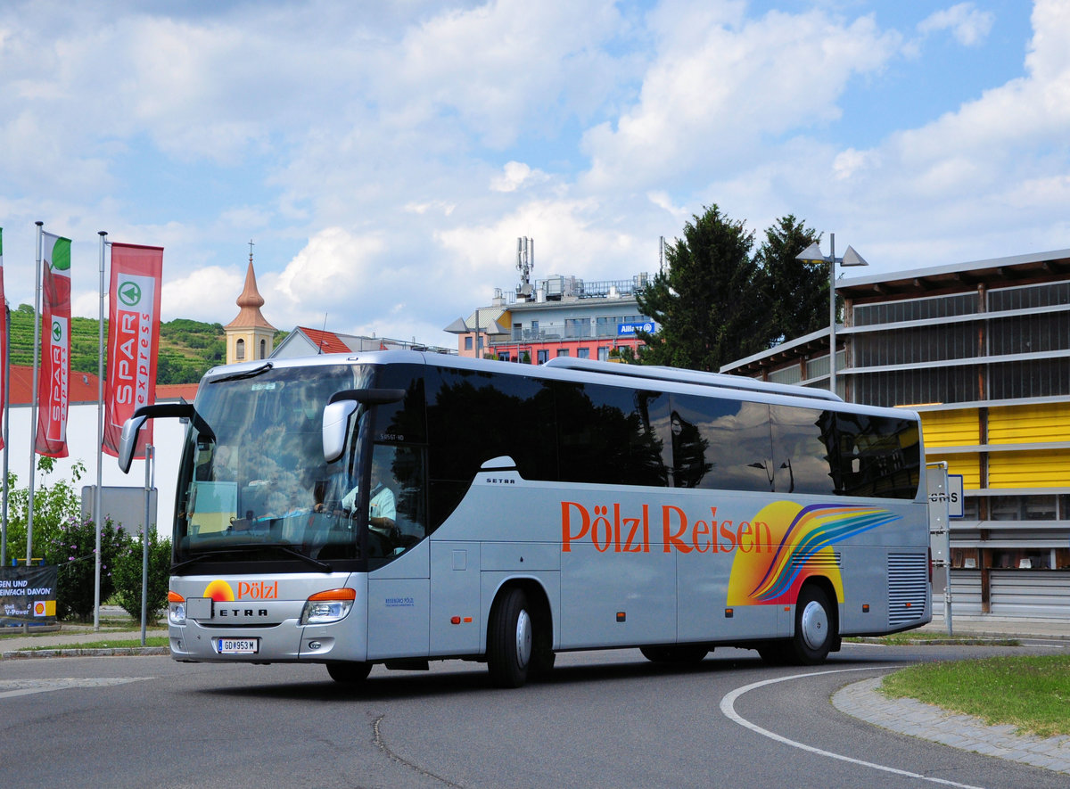 Setra 415 GT-HD von P�lzl Reisen aus �sterreich in Krems gesehen.
