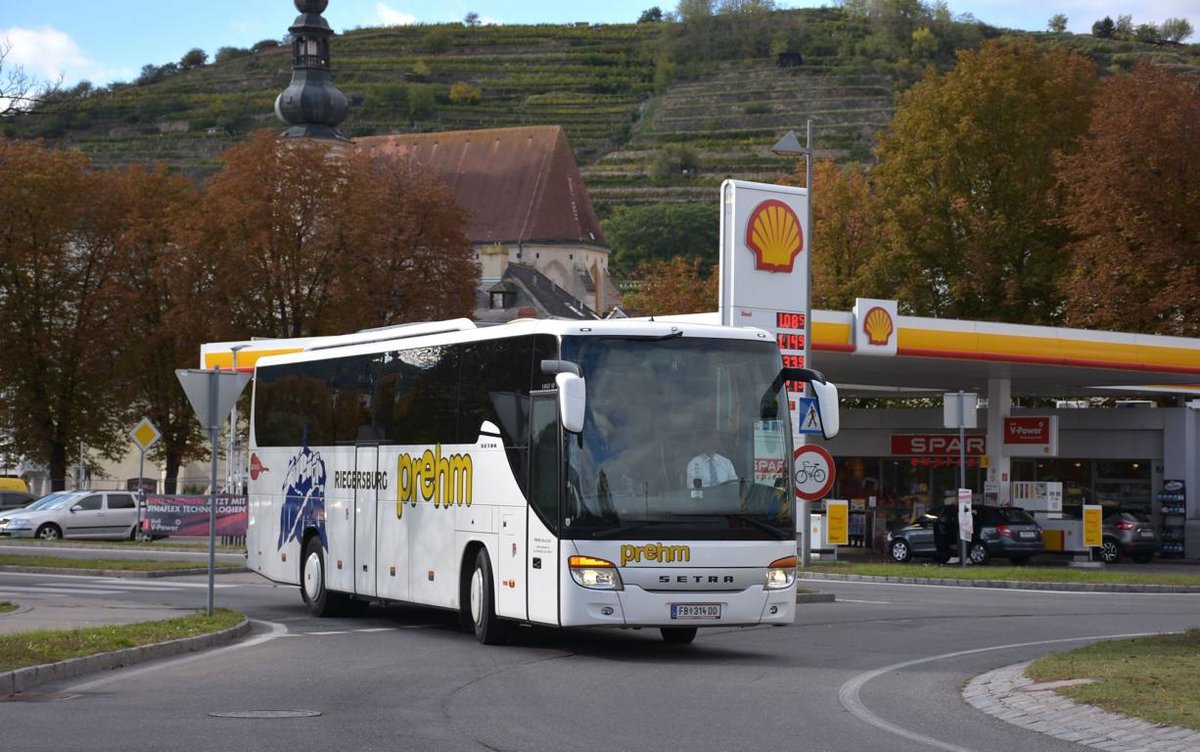 Setra 415 GT-HD von PREHM Reisen aus �sterreich 10/2017 in Krems.