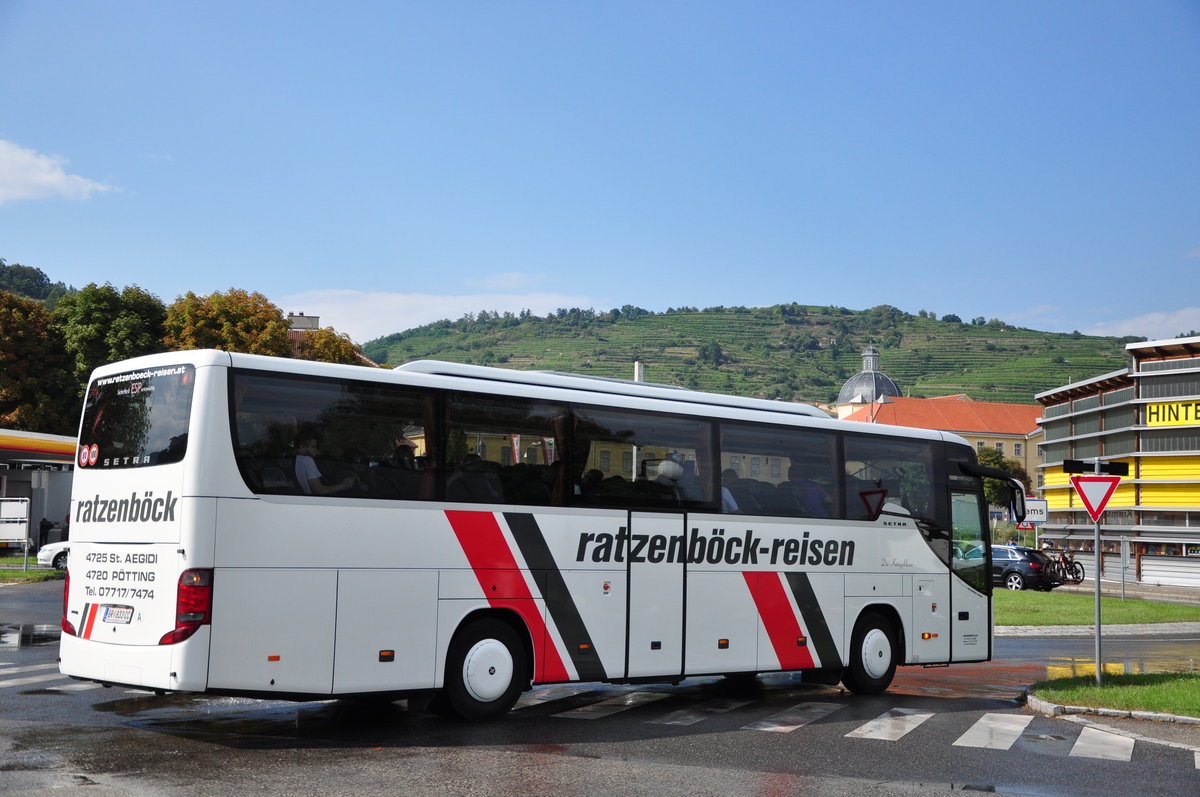 Setra 415 GT-HD von Ratzenb�ck Reisen aus �sterreich in Krems gesehen.