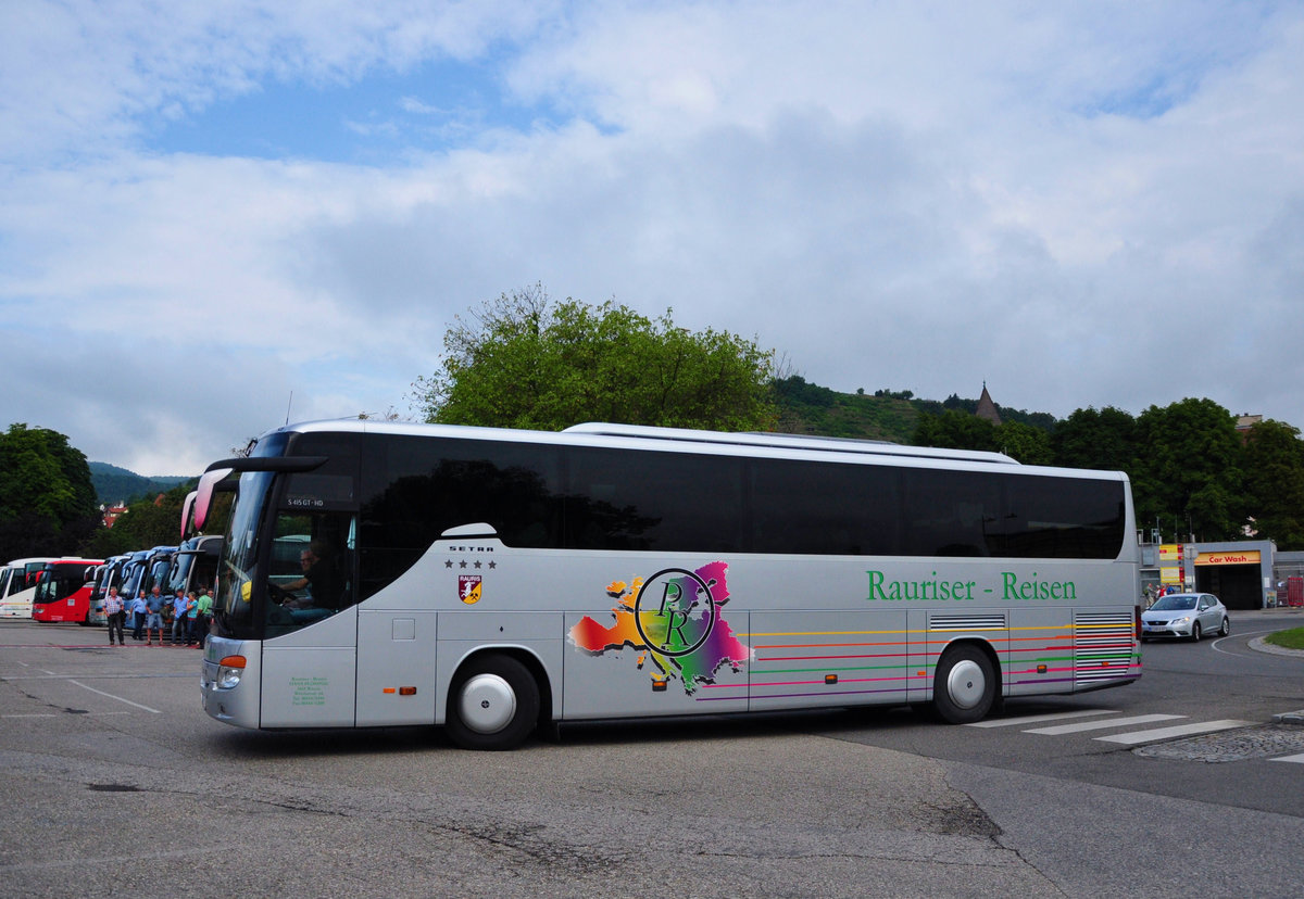 Setra 415 GT-HD von Rauriser Reisen Hans Pl�ssnig in Krems gesehen.
