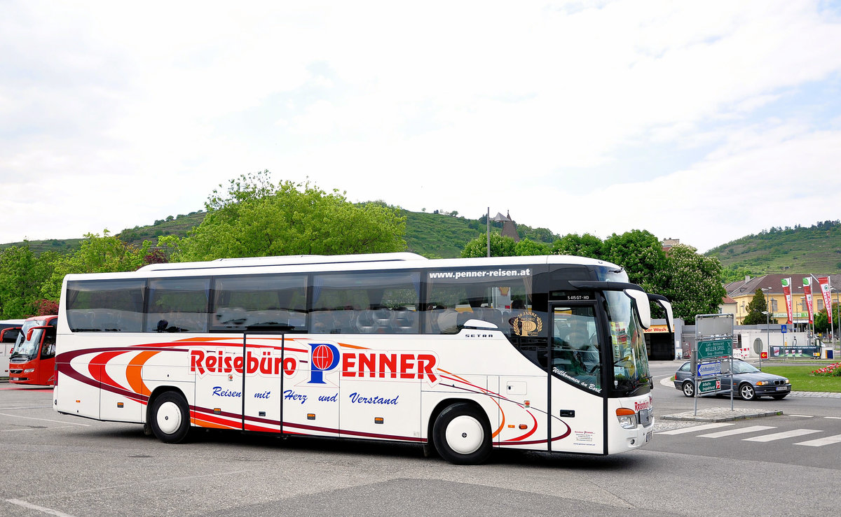Setra 415 GT-HD vom Reiseb�ro Penner aus Nieder�sterreich in Krems.