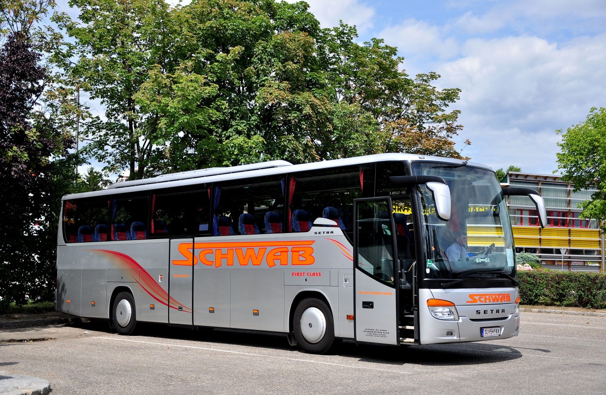 Setra 415 GT-HD von Schwab Reisen aus �sterreich am 21.Juni 2014 in Krems gesehen.