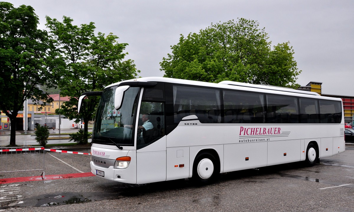 Setra 415 GT von Pichelbauer aus Nieder�sterreich am 17.Mai 2014 in Krems.