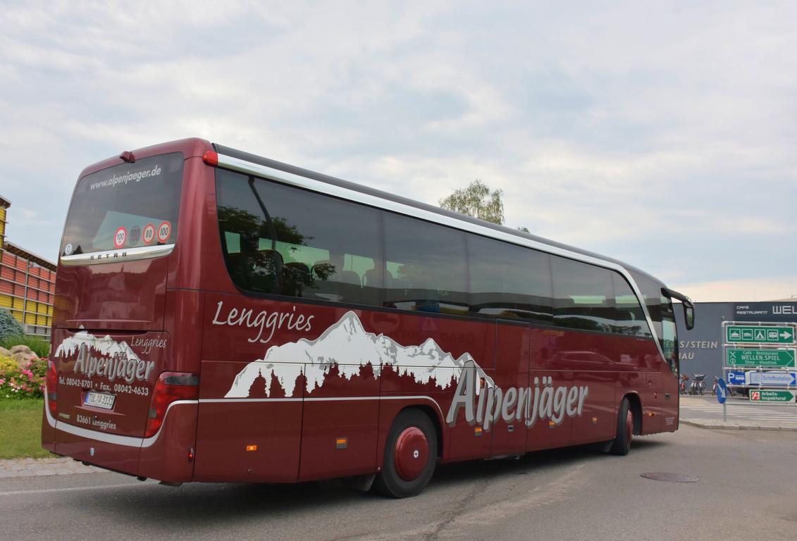 Setra 415 HD von Alpenj�ger Reisen aus AT 2018 in Krems.